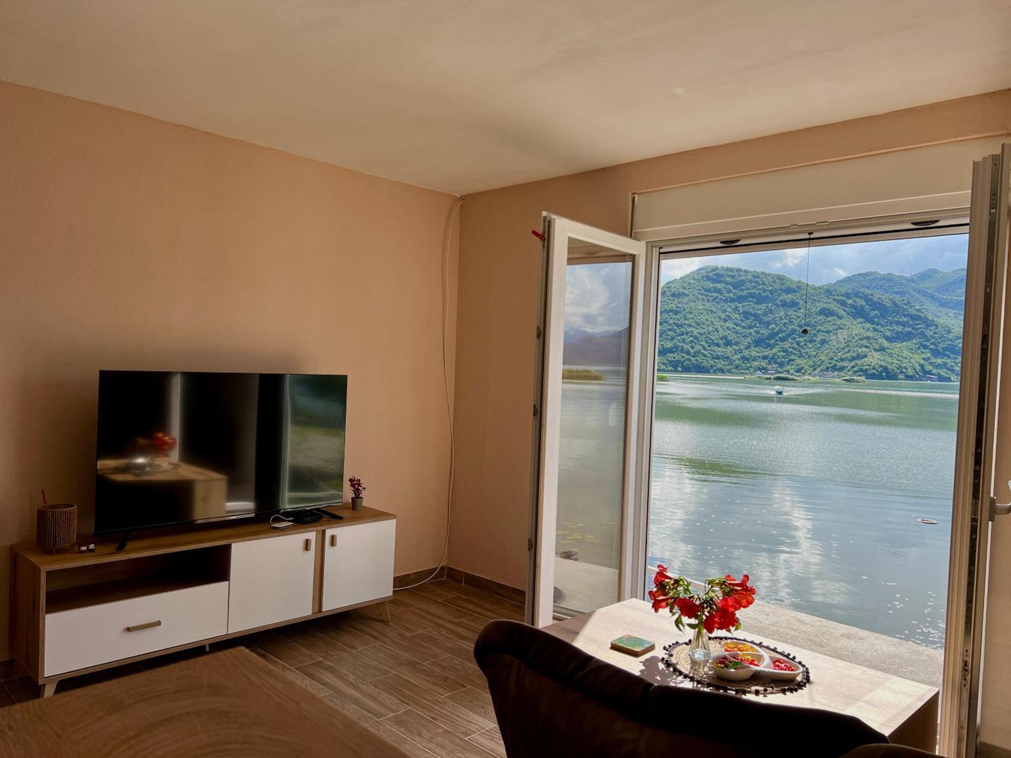 Lakeside Harmony Apartment Golubovci Eksteriør bilde