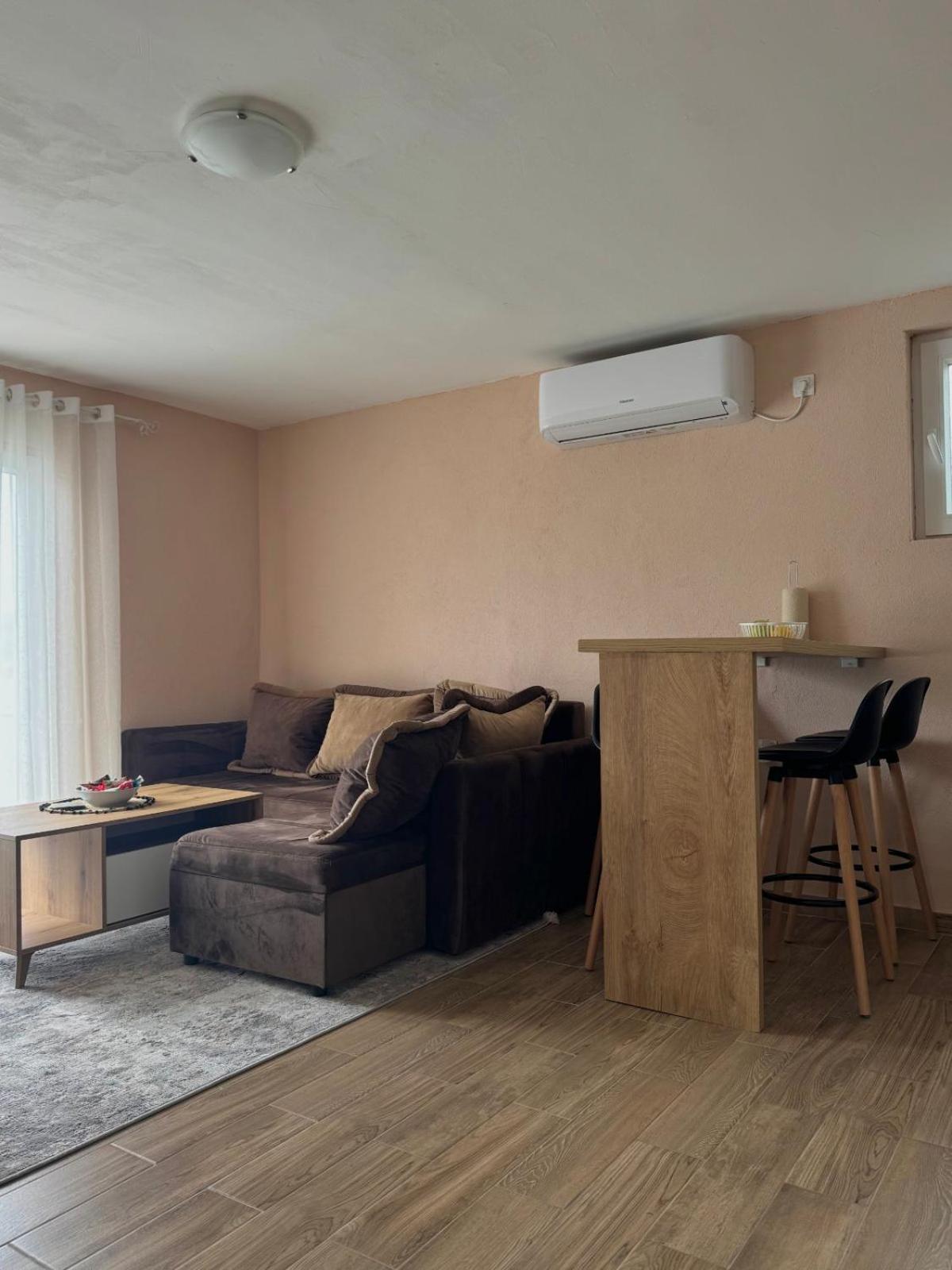 Lakeside Harmony Apartment Golubovci Eksteriør bilde