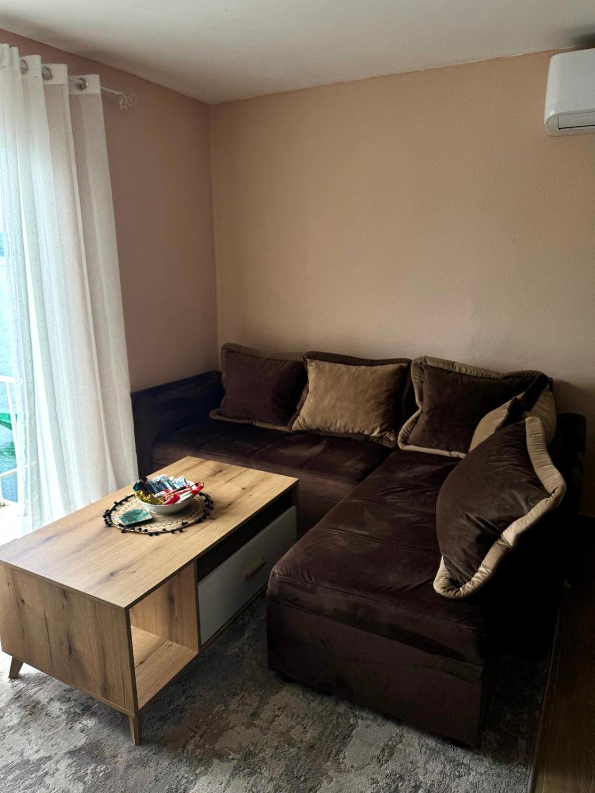 Lakeside Harmony Apartment Golubovci Eksteriør bilde